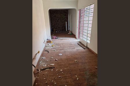 Casa à venda com 219m², 4 quartos e 1 vaga