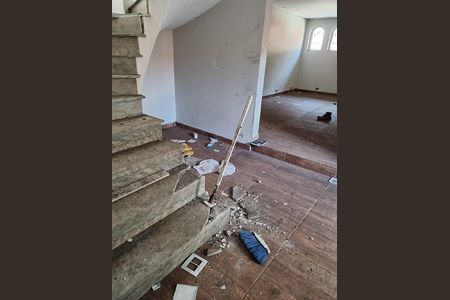 Casa à venda com 219m², 4 quartos e 1 vaga