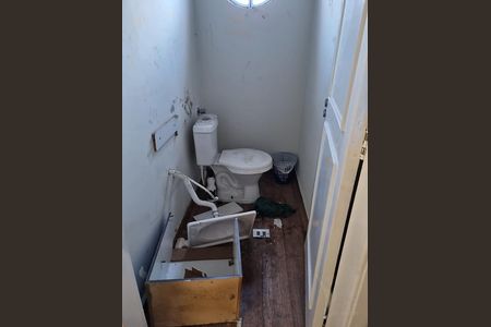 Casa à venda com 219m², 4 quartos e 1 vaga