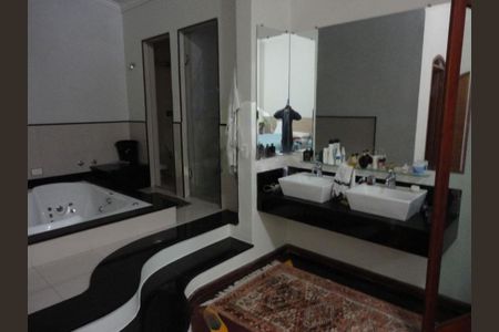 Casa à venda com 5 quartos, 800m² em Vila Pires, Santo André