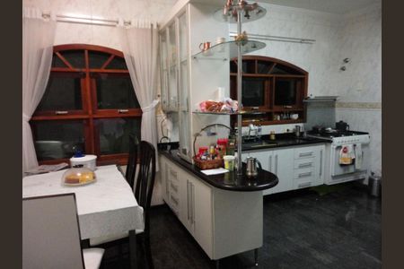 Casa à venda com 5 quartos, 800m² em Vila Pires, Santo André