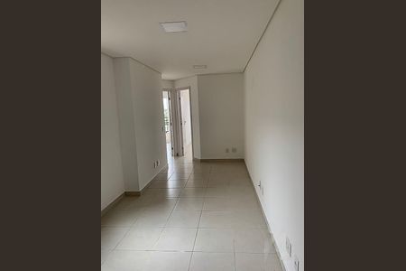 Apartamento à venda com 2 quartos, 49m² em Pinheirinho, Santo André