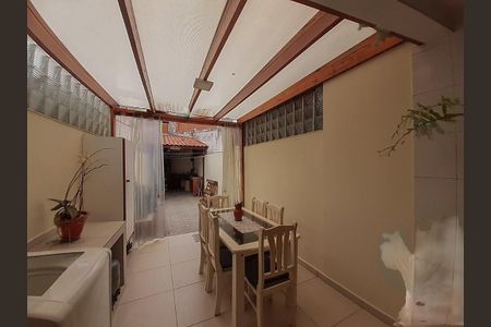 Casa à venda com 3 quartos, 270m² em Pinheirinho, Santo André