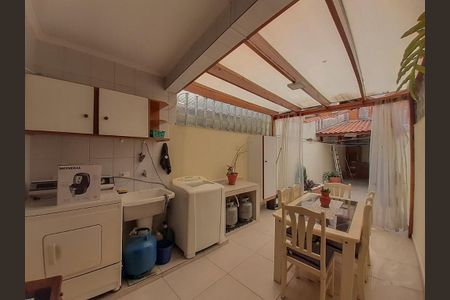 Casa à venda com 270m², 3 quartos e 4 vagas