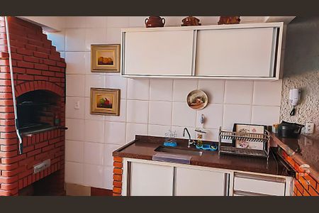 Casa à venda com 4 quartos, 311m² em Santa Maria, Santo André