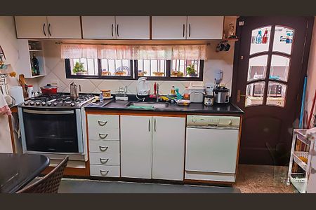 Casa à venda com 4 quartos, 311m² em Santa Maria, Santo André