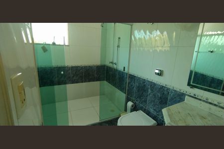 Casa à venda com 170m², 3 quartos e 4 vagas