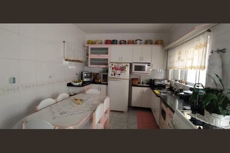 Casa à venda com 170m², 3 quartos e 4 vagas