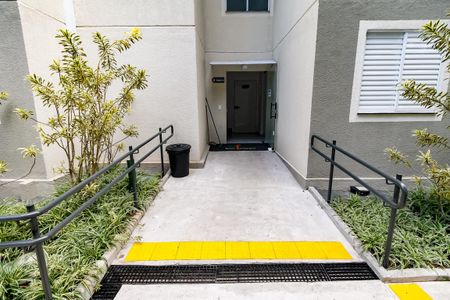 Apartamento à venda com 41m², 2 quartos e sem vaga Apartamento à venda com 41m², 2 quartos e sem vagaEntrada