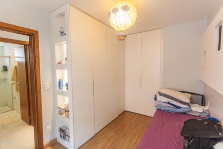 Apartamento à venda com 90m², 3 quartos e 3 vagasQuarto 