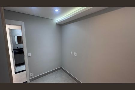 Quarto 1 de apartamento para alugar com 2 quartos, 43m² em Jardim Ipaussurama, Campinas