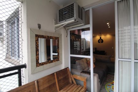 Apartamento à venda com 70m², 2 quartos e 1 vagaSala - Varanda