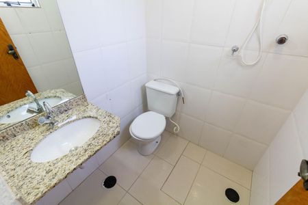 Casa de condomínio à venda com 65m², 2 quartos e 1 vaga Casa de condomínio à venda com 65m², 2 quartos e 1 vagaBanheiro 2