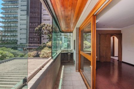 Sala - Varanda de apartamento à venda com 2 quartos, 81m² em Auxiliadora, Porto Alegre