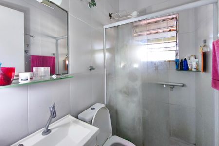 Casa à venda com 96m², 2 quartos e 10 vagas Casa à venda com 96m², 2 quartos e 10 vagasBanheiro