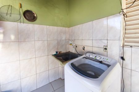 Casa à venda com 96m², 2 quartos e 10 vagas Casa à venda com 96m², 2 quartos e 10 vagasÁrea de Serviço