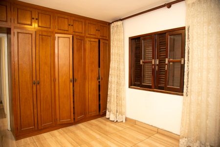 Casa à venda com 168m², 3 quartos e 2 vagas Casa à venda com 168m², 3 quartos e 2 vagasQuarto 2