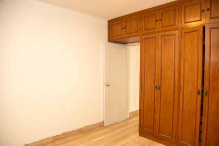 Casa à venda com 168m², 3 quartos e 2 vagas Casa à venda com 168m², 3 quartos e 2 vagasQuarto 2
