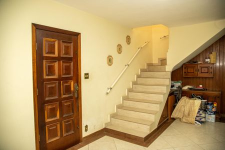 Casa à venda com 168m², 3 quartos e 2 vagas Casa à venda com 168m², 3 quartos e 2 vagasSala
