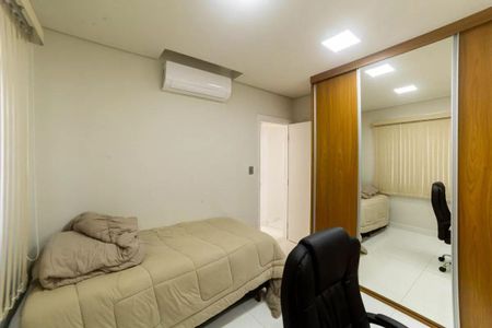 Apartamento à venda com 170m², 3 quartos e 2 vagas Apartamento à venda com 170m², 3 quartos e 2 vagasQuarto 2