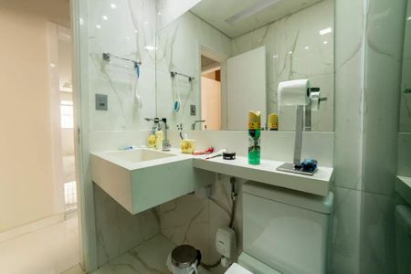 Apartamento à venda com 170m², 3 quartos e 2 vagas Apartamento à venda com 170m², 3 quartos e 2 vagasBanheiro Social