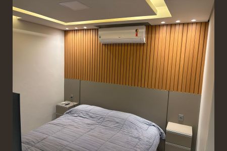 Apartamento à venda com 170m², 3 quartos e 2 vagas Apartamento à venda com 170m², 3 quartos e 2 vagasSuíte