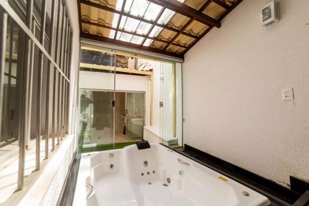 Apartamento à venda com 170m², 3 quartos e 2 vagas Apartamento à venda com 170m², 3 quartos e 2 vagasEspaço Gourmet