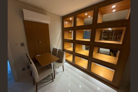 Apartamento à venda com 170m², 3 quartos e 2 vagas Apartamento à venda com 170m², 3 quartos e 2 vagasQuarto 1