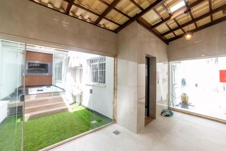 Apartamento à venda com 170m², 3 quartos e 2 vagas Apartamento à venda com 170m², 3 quartos e 2 vagasEspaço Gourmet