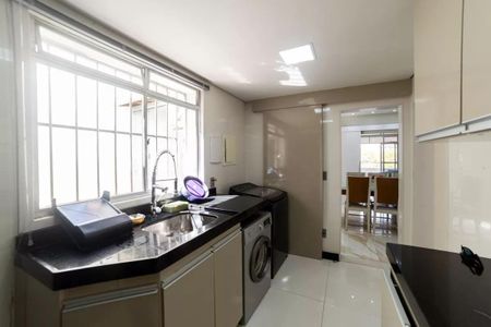 Apartamento à venda com 170m², 3 quartos e 2 vagas Apartamento à venda com 170m², 3 quartos e 2 vagasÁrea de Serviço