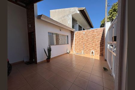 Casa à venda com 266m², 3 quartos e 3 vagasFrente da casa