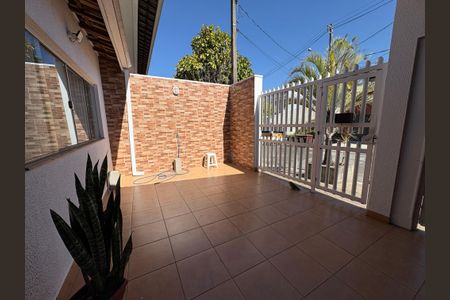 Casa à venda com 266m², 3 quartos e 3 vagasFrente da casa