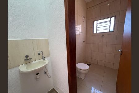 Casa à venda com 266m², 3 quartos e 3 vagasBanheiro Social
