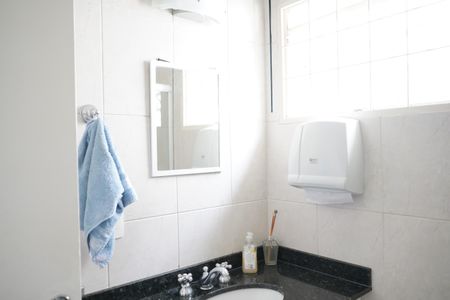 Casa à venda com 240m², 7 quartos e 3 vagasBanheiro 2