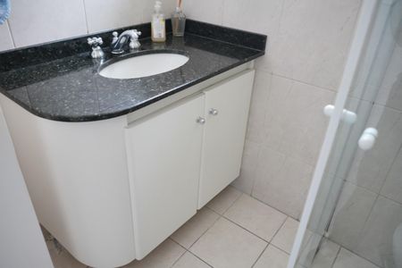 Casa à venda com 240m², 7 quartos e 3 vagasBanheiro 2