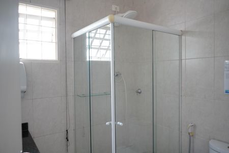 Casa à venda com 240m², 7 quartos e 3 vagasBanheiro 2