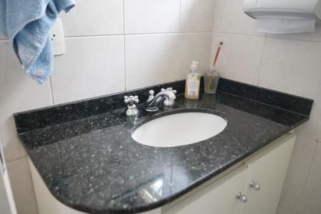 Casa à venda com 240m², 7 quartos e 3 vagasBanheiro 2