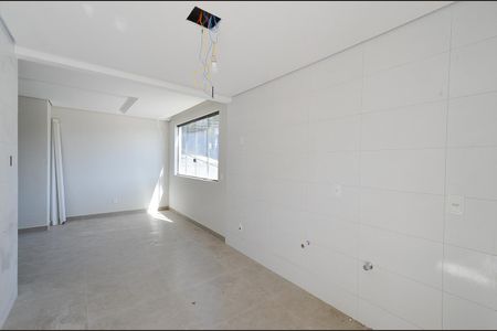 Apartamento à venda com 117m², 2 quartos e 2 vagas Apartamento à venda com 117m², 2 quartos e 2 vagasCozinha