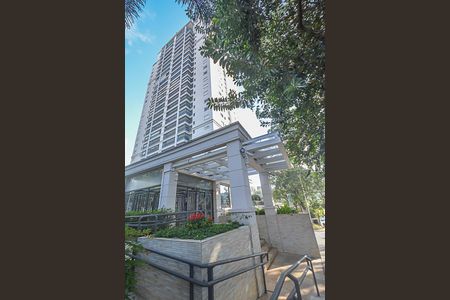 Apartamento para alugar com 180m², 3 quartos e 3 vagas Apartamento para alugar com 180m², 3 quartos e 3 vagasFachada e portaria