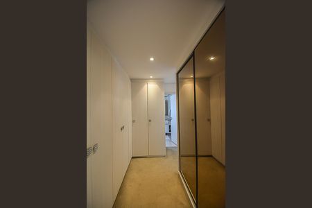 Apartamento para alugar com 180m², 3 quartos e 3 vagas Apartamento para alugar com 180m², 3 quartos e 3 vagasQuarto Suíte