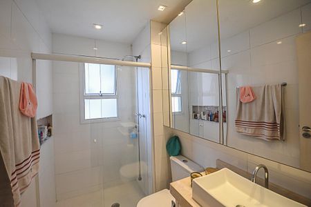 Apartamento para alugar com 180m², 3 quartos e 3 vagas Apartamento para alugar com 180m², 3 quartos e 3 vagasBanheiro da Suíte 3
