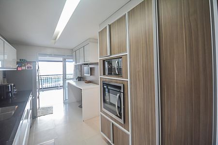 Apartamento para alugar com 180m², 3 quartos e 3 vagas Apartamento para alugar com 180m², 3 quartos e 3 vagasCozinha