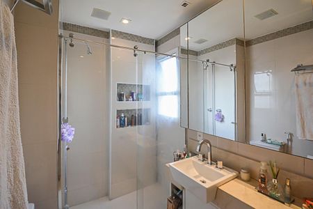 Apartamento para alugar com 180m², 3 quartos e 3 vagas Apartamento para alugar com 180m², 3 quartos e 3 vagasBanheiro da Suíte