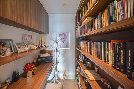 Apartamento para alugar com 180m², 3 quartos e 3 vagas Apartamento para alugar com 180m², 3 quartos e 3 vagasEscritório