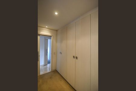 Apartamento para alugar com 180m², 3 quartos e 3 vagas Apartamento para alugar com 180m², 3 quartos e 3 vagasQuarto Suíte