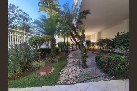 Apartamento à venda com 82m², 3 quartos e 2 vagasEntrada