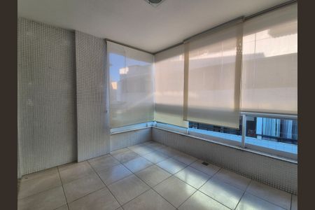 Apartamento à venda com 82m², 3 quartos e 2 vagasVaranda