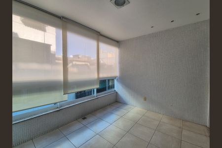 Apartamento à venda com 82m², 3 quartos e 2 vagasVaranda