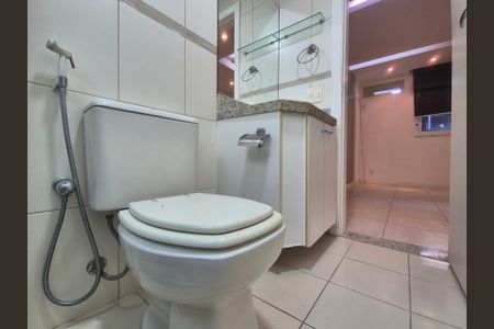 Apartamento à venda com 82m², 3 quartos e 2 vagasBanheiro da Suíte