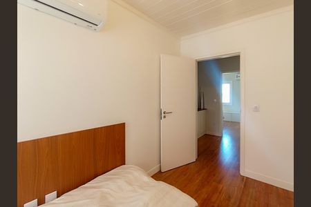 Casa de condomínio à venda com 196m², 3 quartos e 2 vagas Casa de condomínio à venda com 196m², 3 quartos e 2 vagasQuarto 1